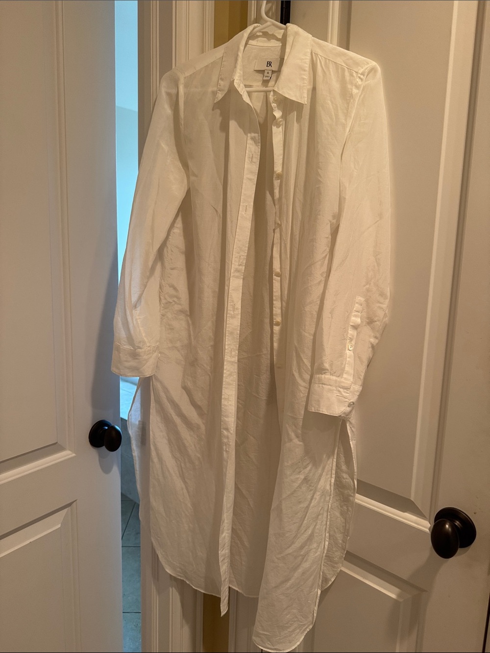 Banana Republic White Men's Longline Button-Down Shirt